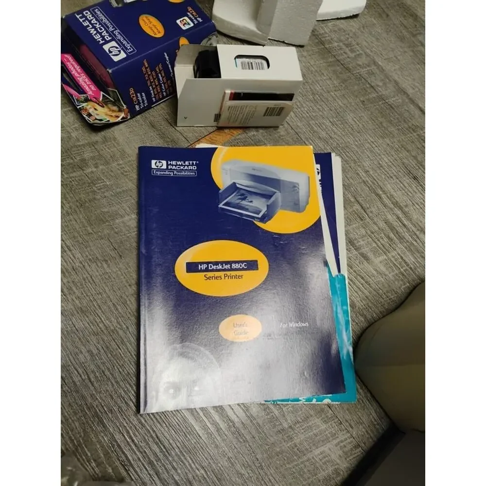 HP Hewlett Packard DeskJet 882C Color Inkjet Printer Vintage C6409B